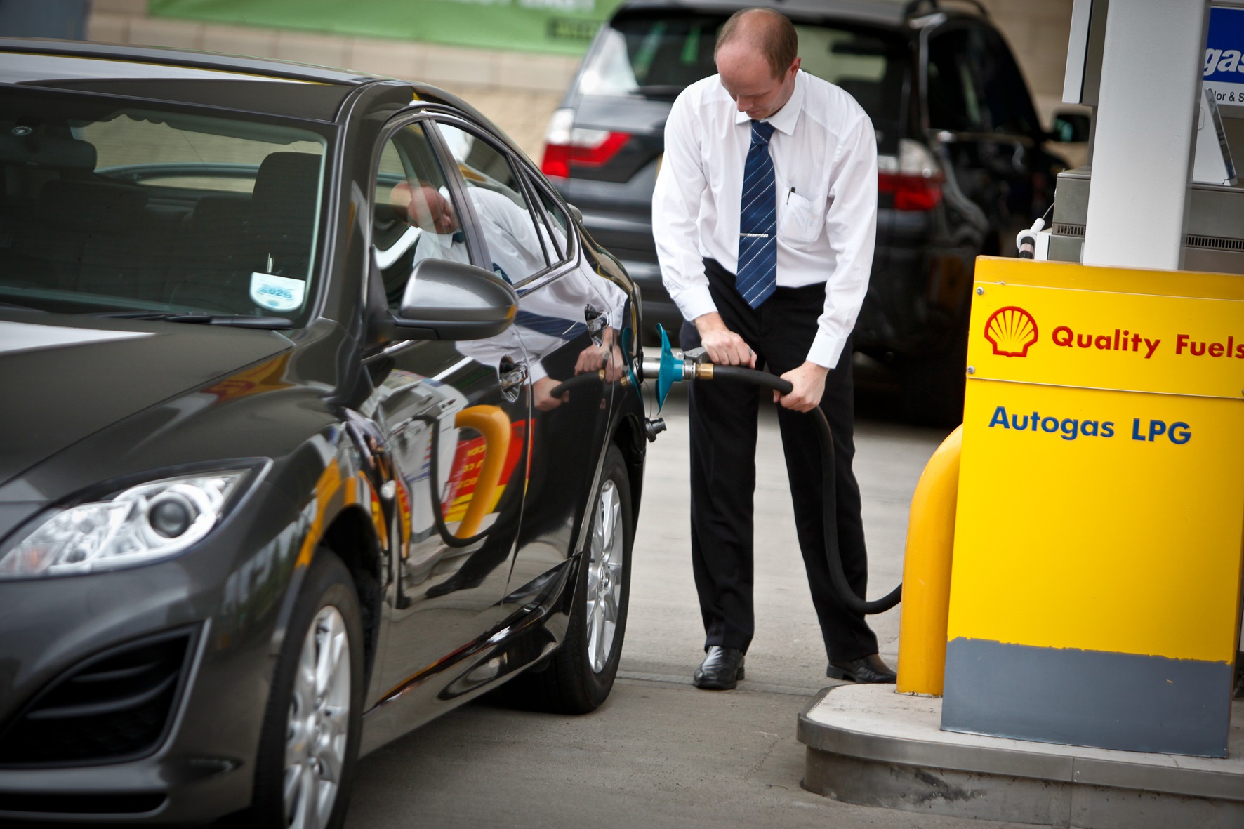 Is it really dangerous to use a mobile phone while refuelling?